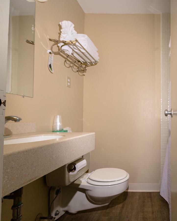 Charlroy Motel 3*